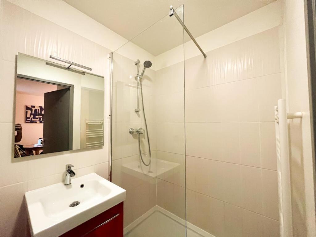 Suite Cobalt Villeurbanne Bagian luar foto