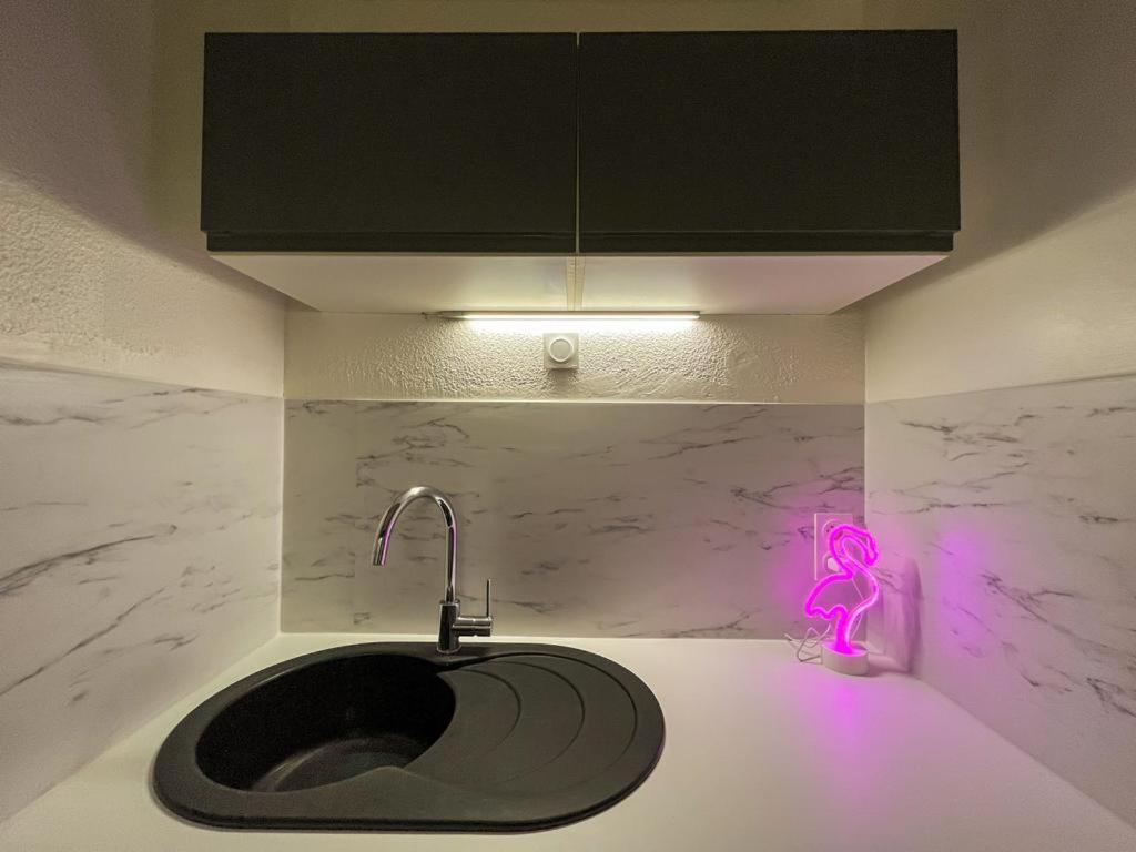 Suite Cobalt Villeurbanne Bagian luar foto