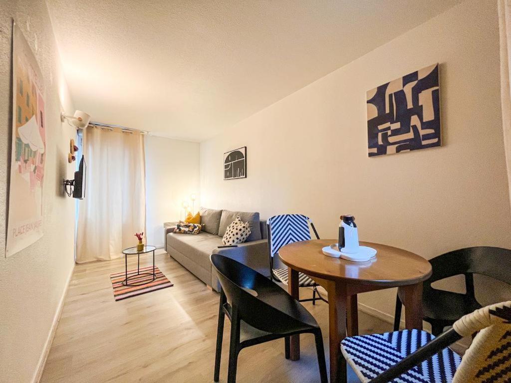 Suite Cobalt Villeurbanne Bagian luar foto