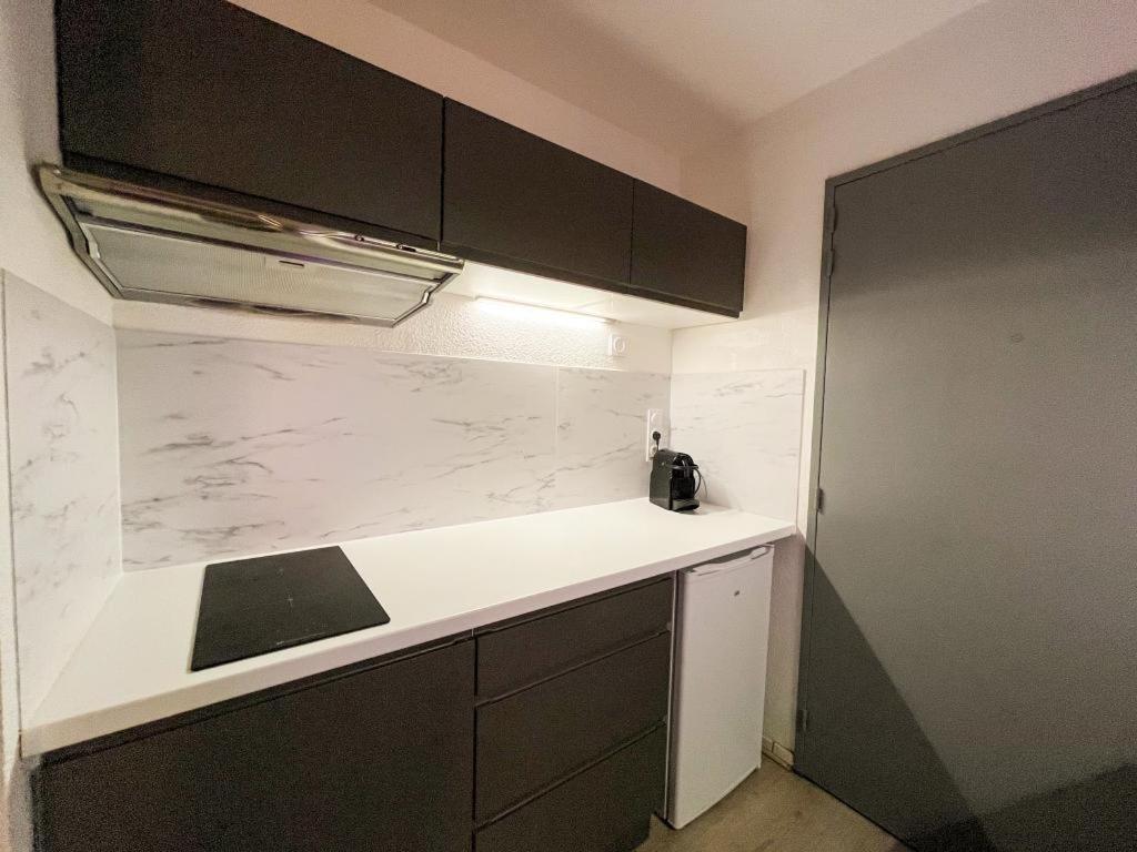 Suite Cobalt Villeurbanne Bagian luar foto